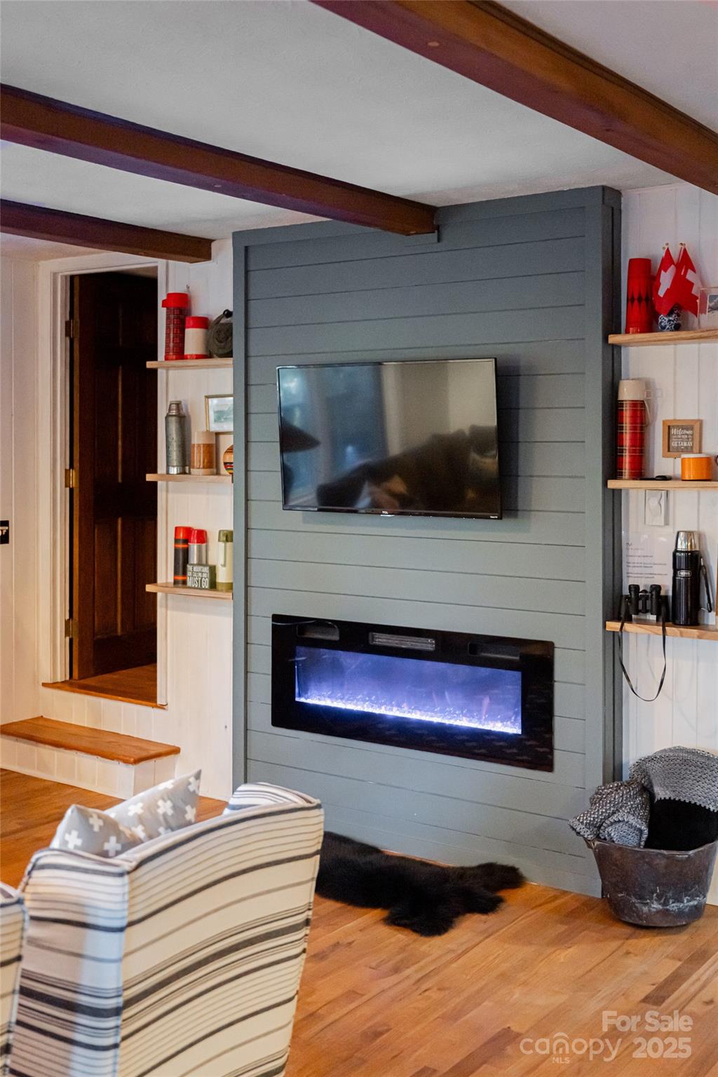 Burnsville 8 4305974h