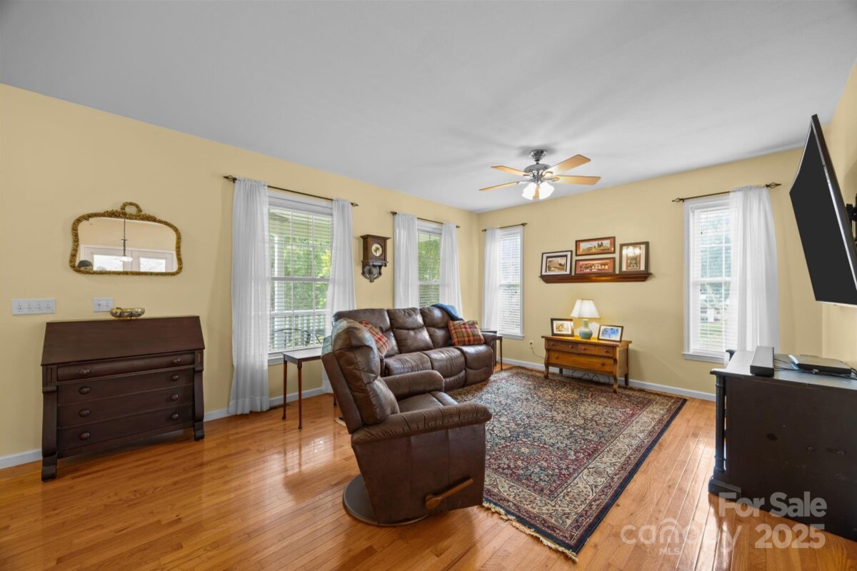 Waynesville 6 4306386f