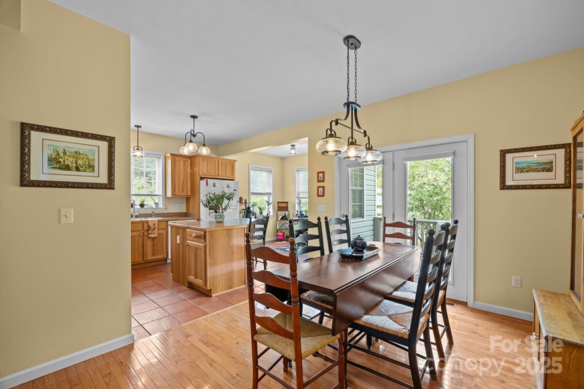 Waynesville 9 4306386i