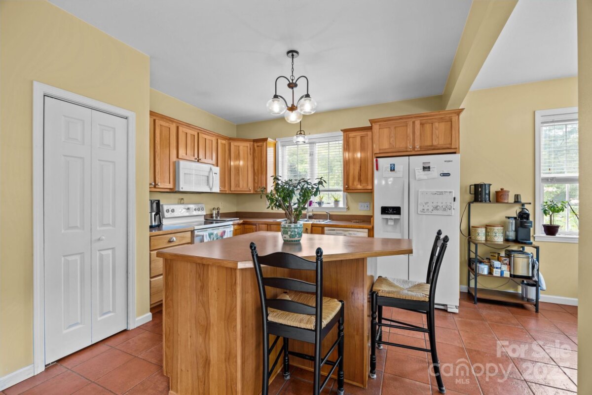 Waynesville 10 4306386j