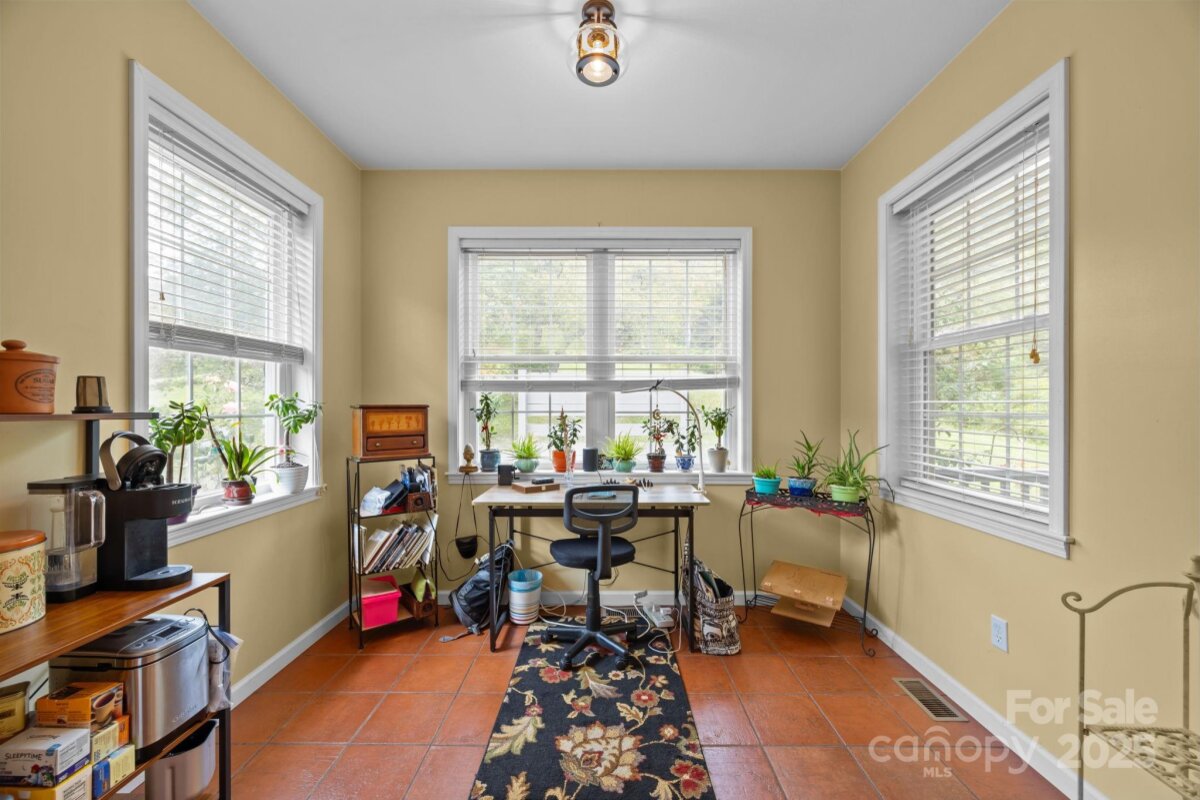 Waynesville 16 4306386p