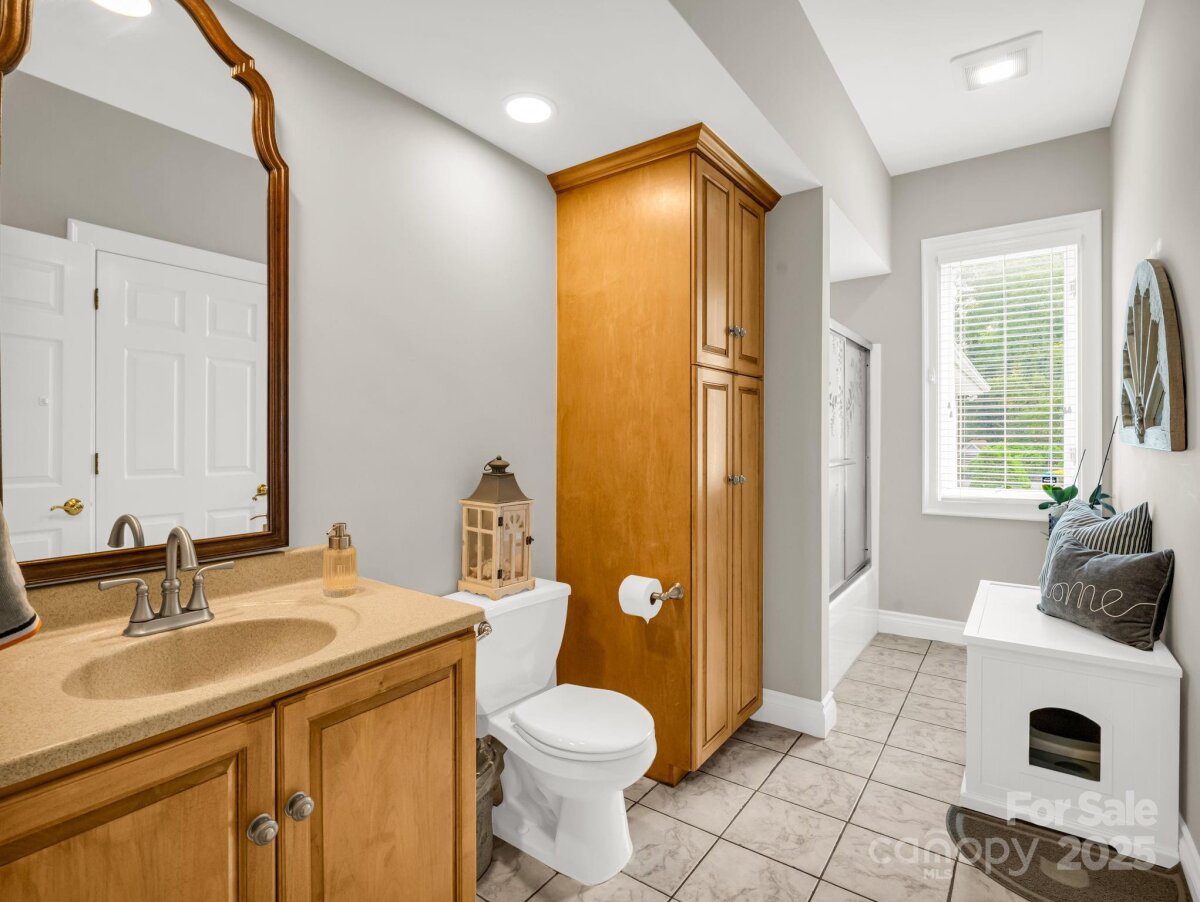 Hendersonville 11 4307162k