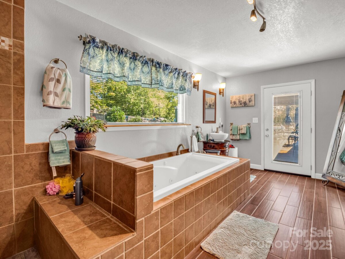 Avery Creek 19 4307961s