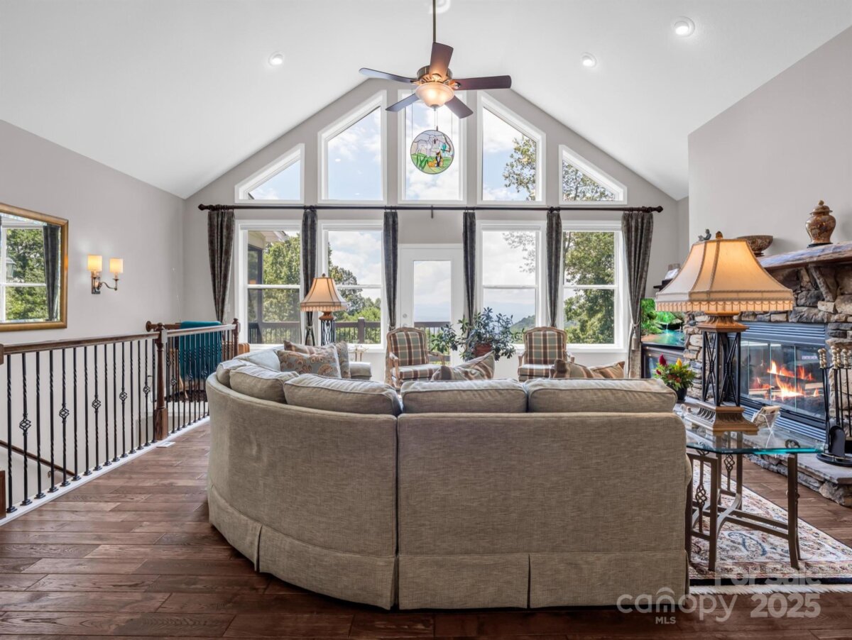 Weaverville 15 4307972o