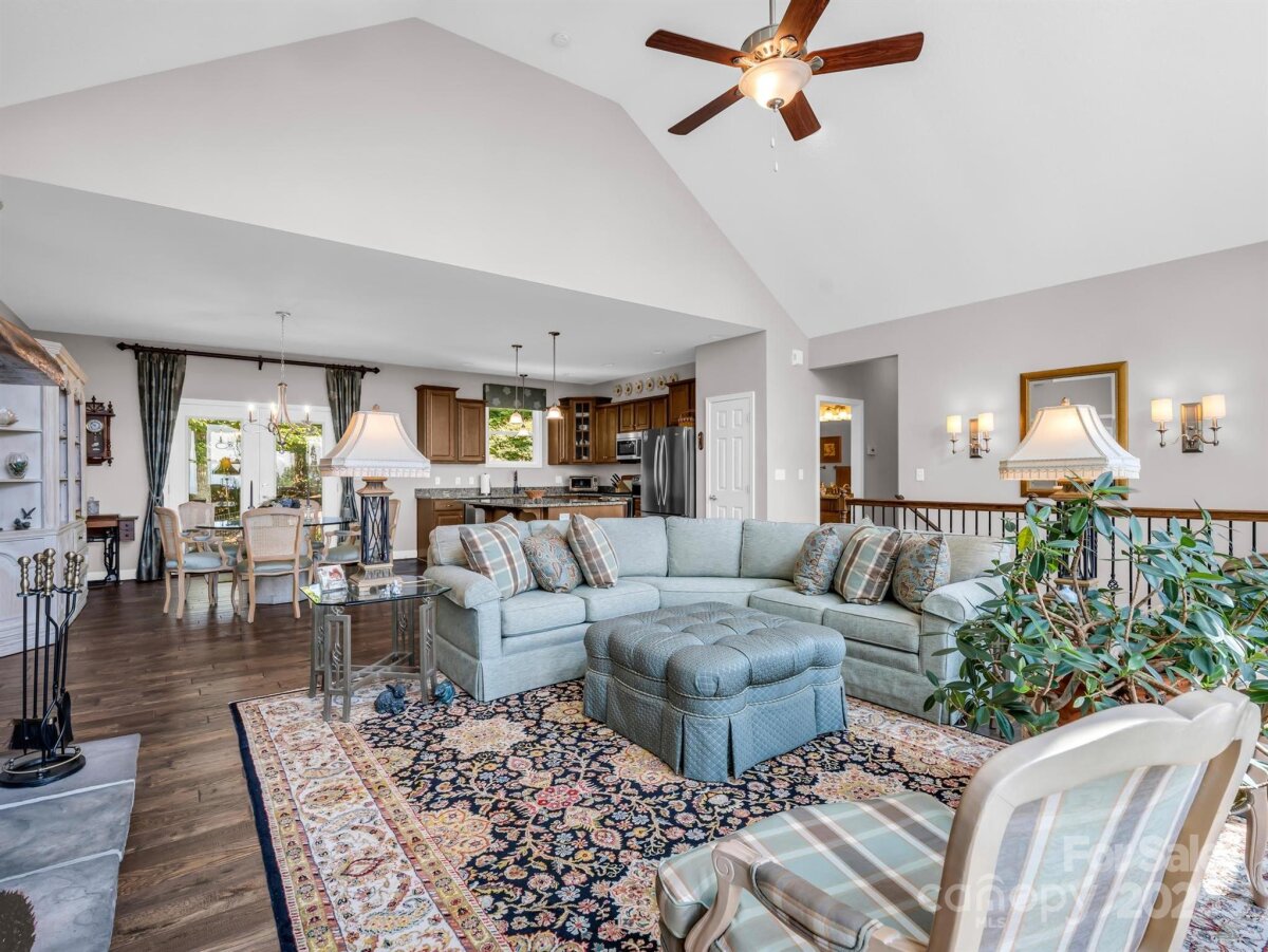 Weaverville 19 4307972s