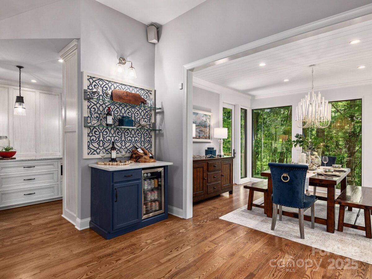 Hendersonville 12 4308602l