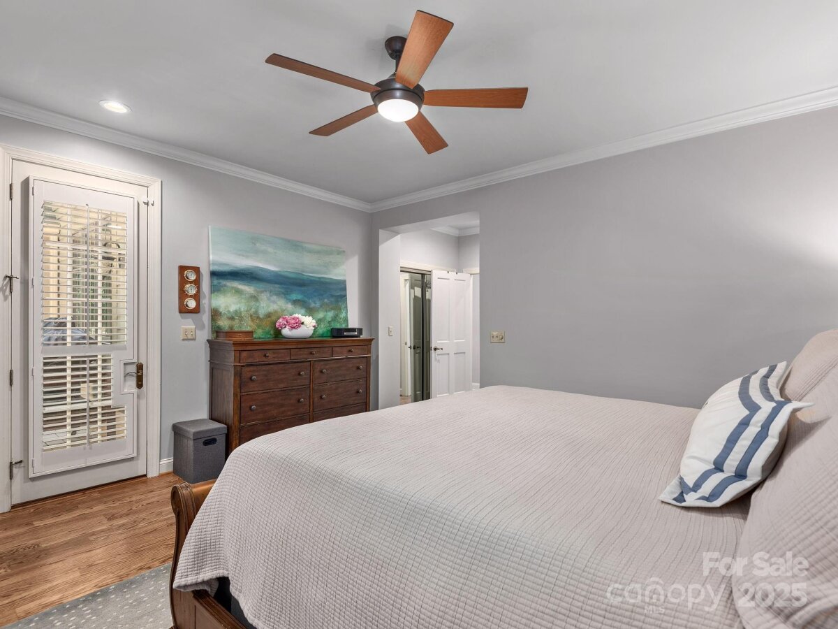 Hendersonville 22 4308602v