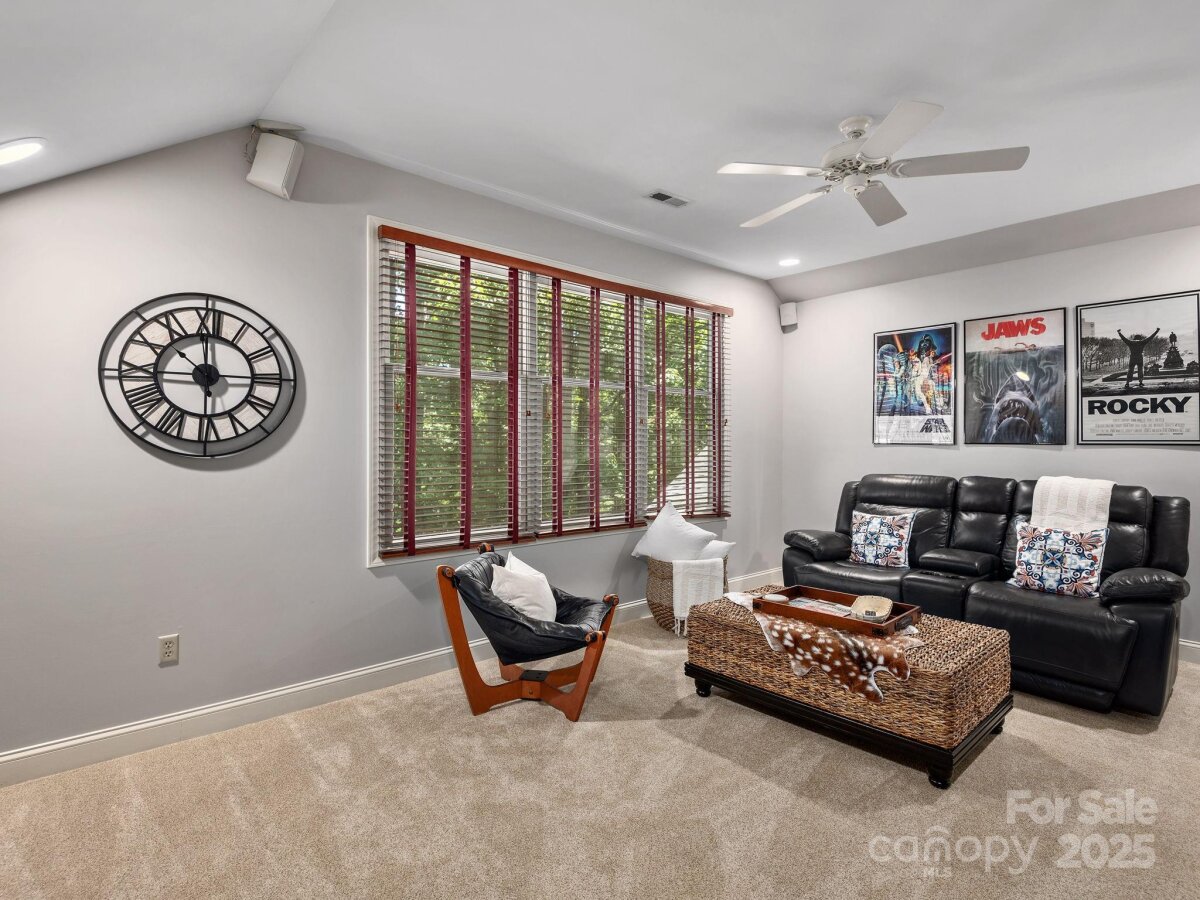 Hendersonville 26 4308602z