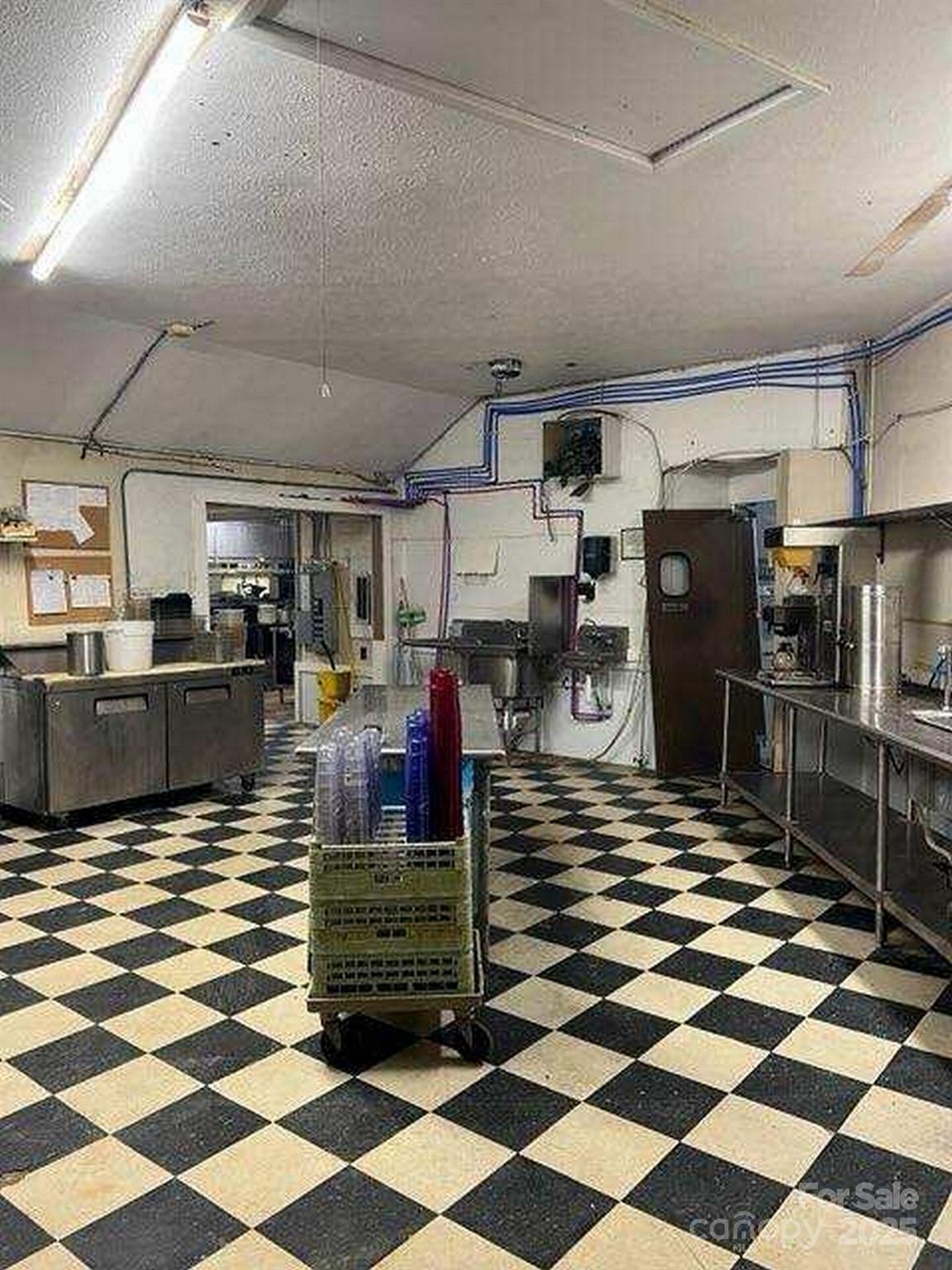 Black Mountain 5 4308786e