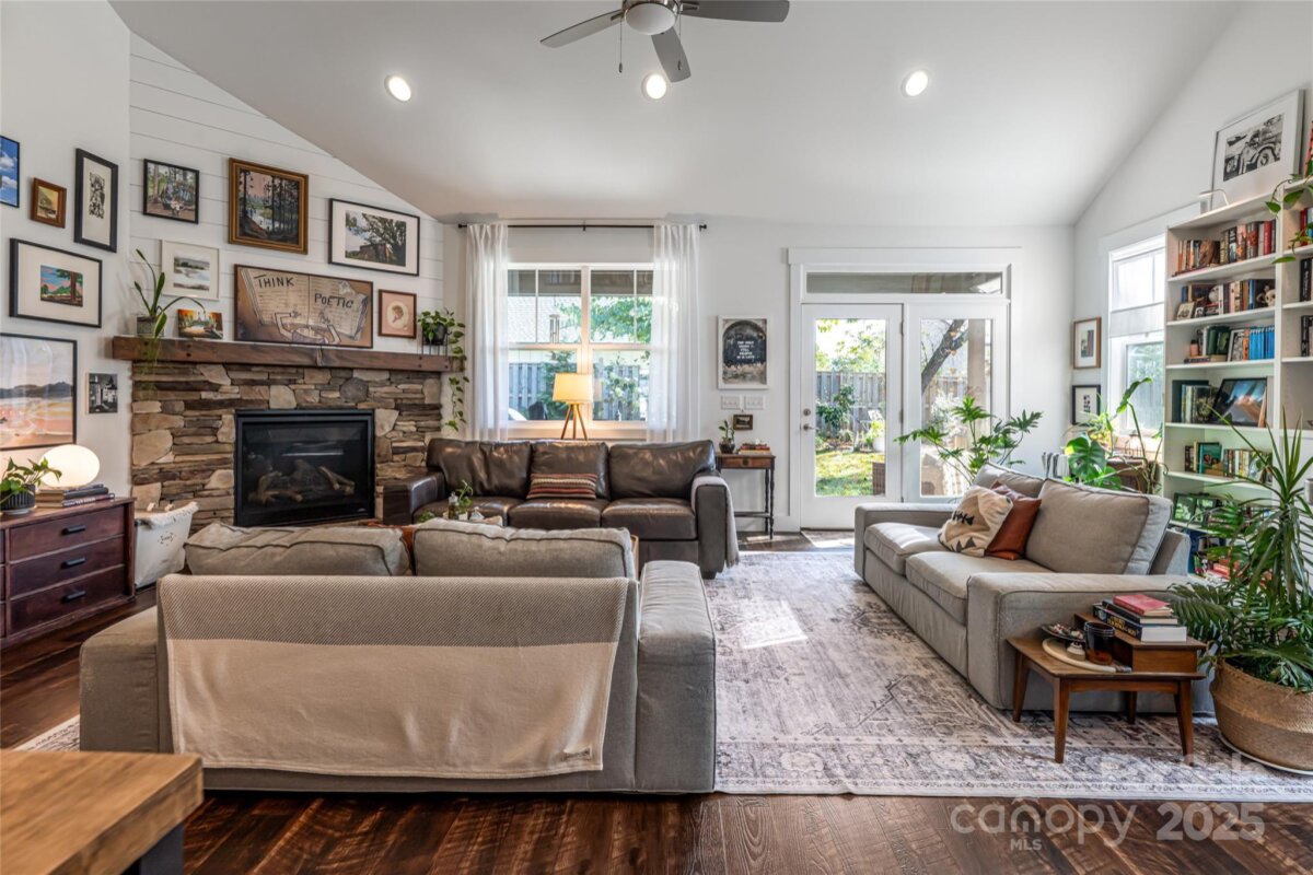 South Asheville 10 4308917j