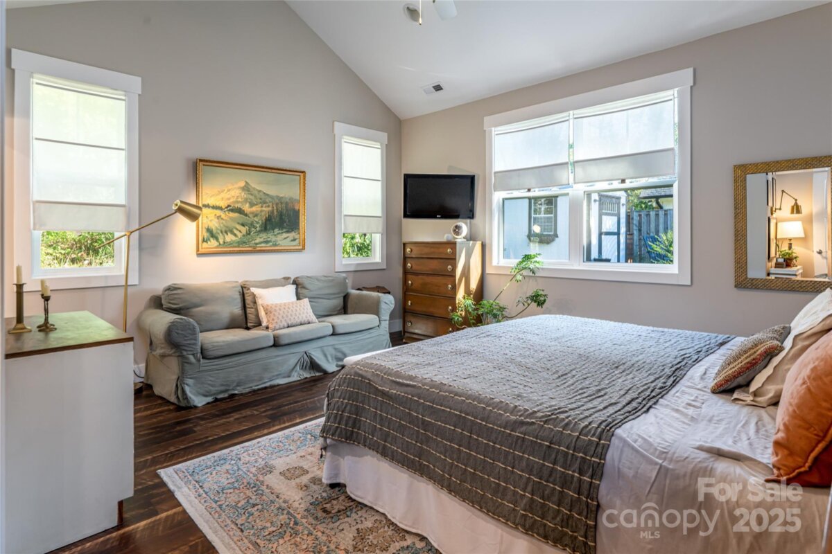 South Asheville 19 4308917s