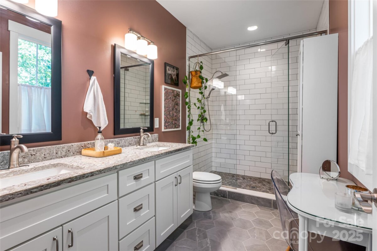 South Asheville 23 4308917w