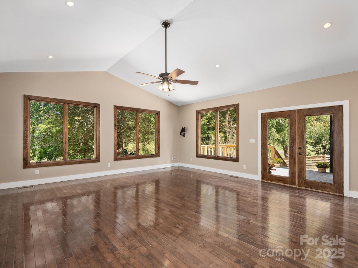 Weaverville 9 4308963i