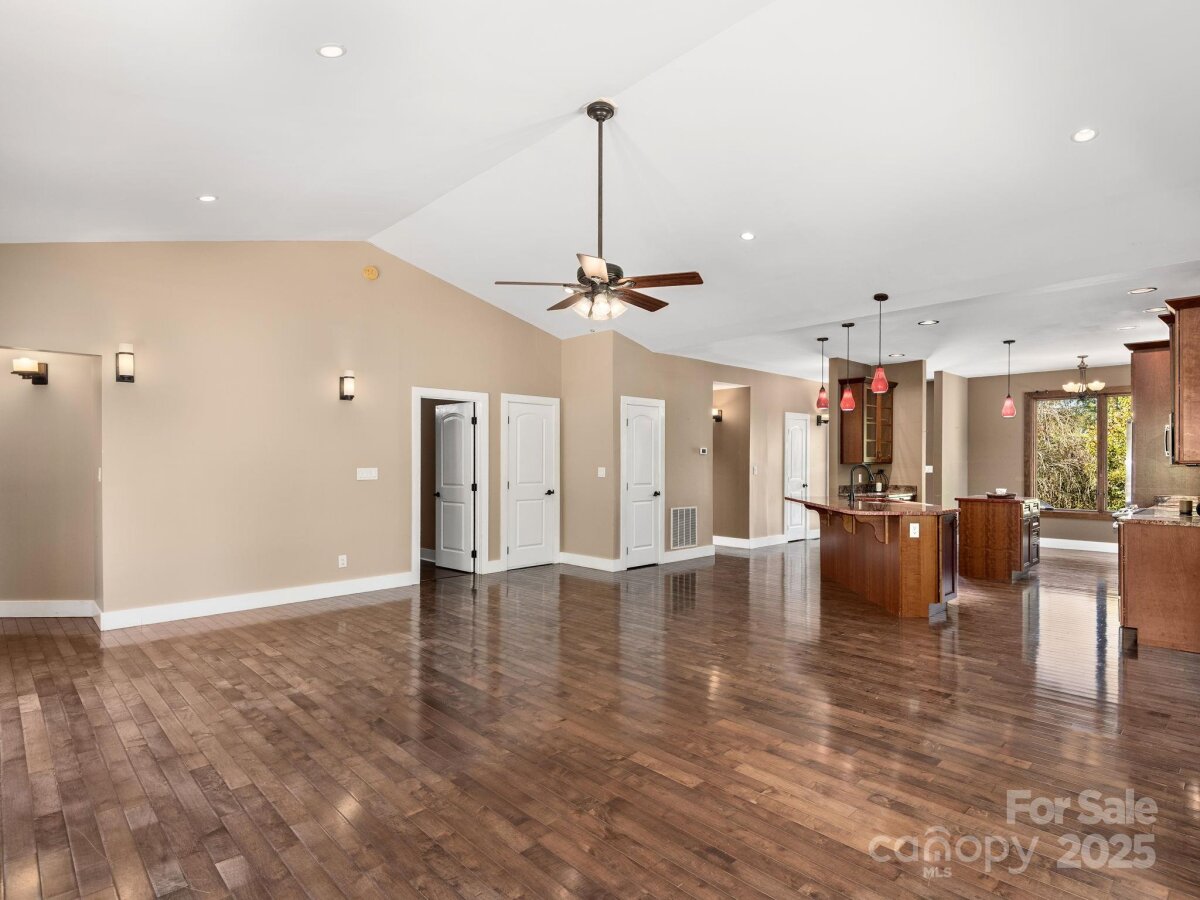 Weaverville 11 4308963k