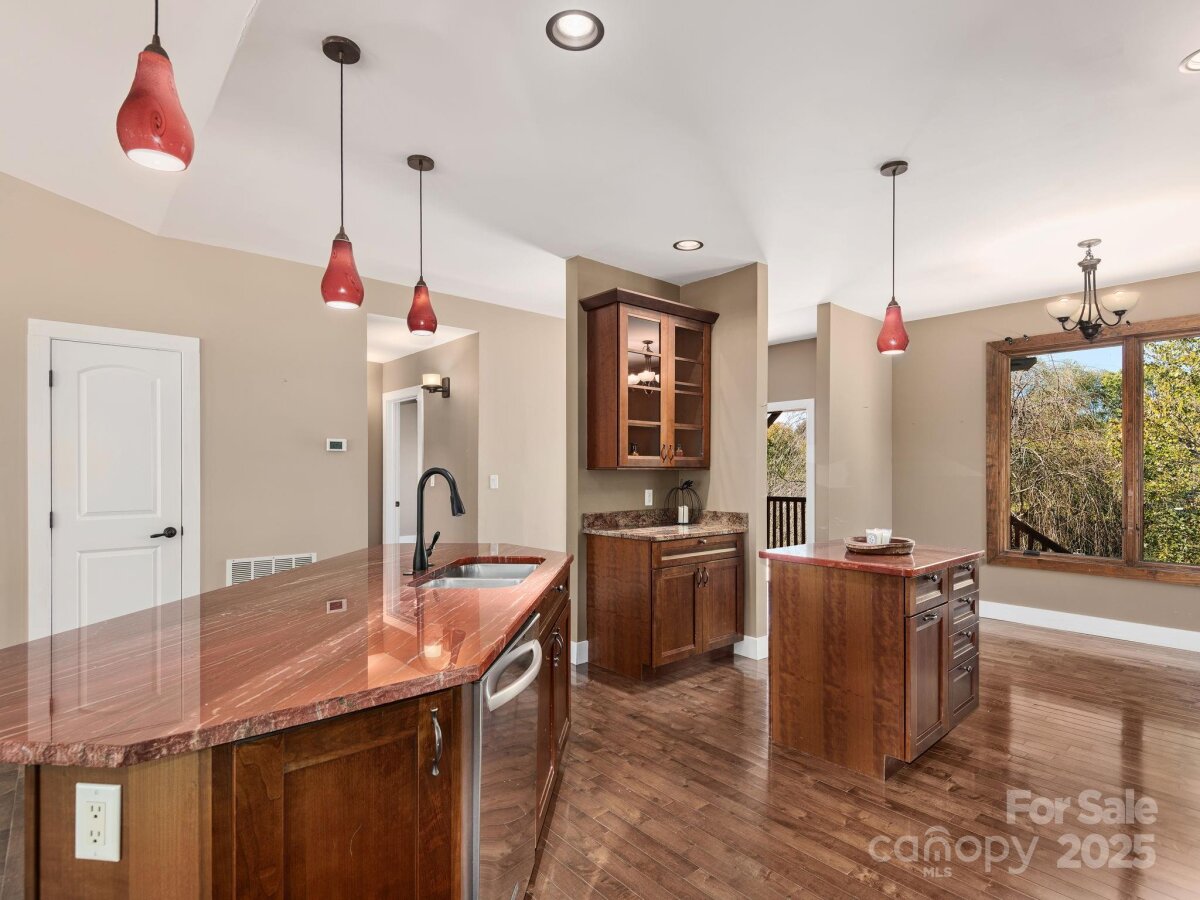 Weaverville 12 4308963l