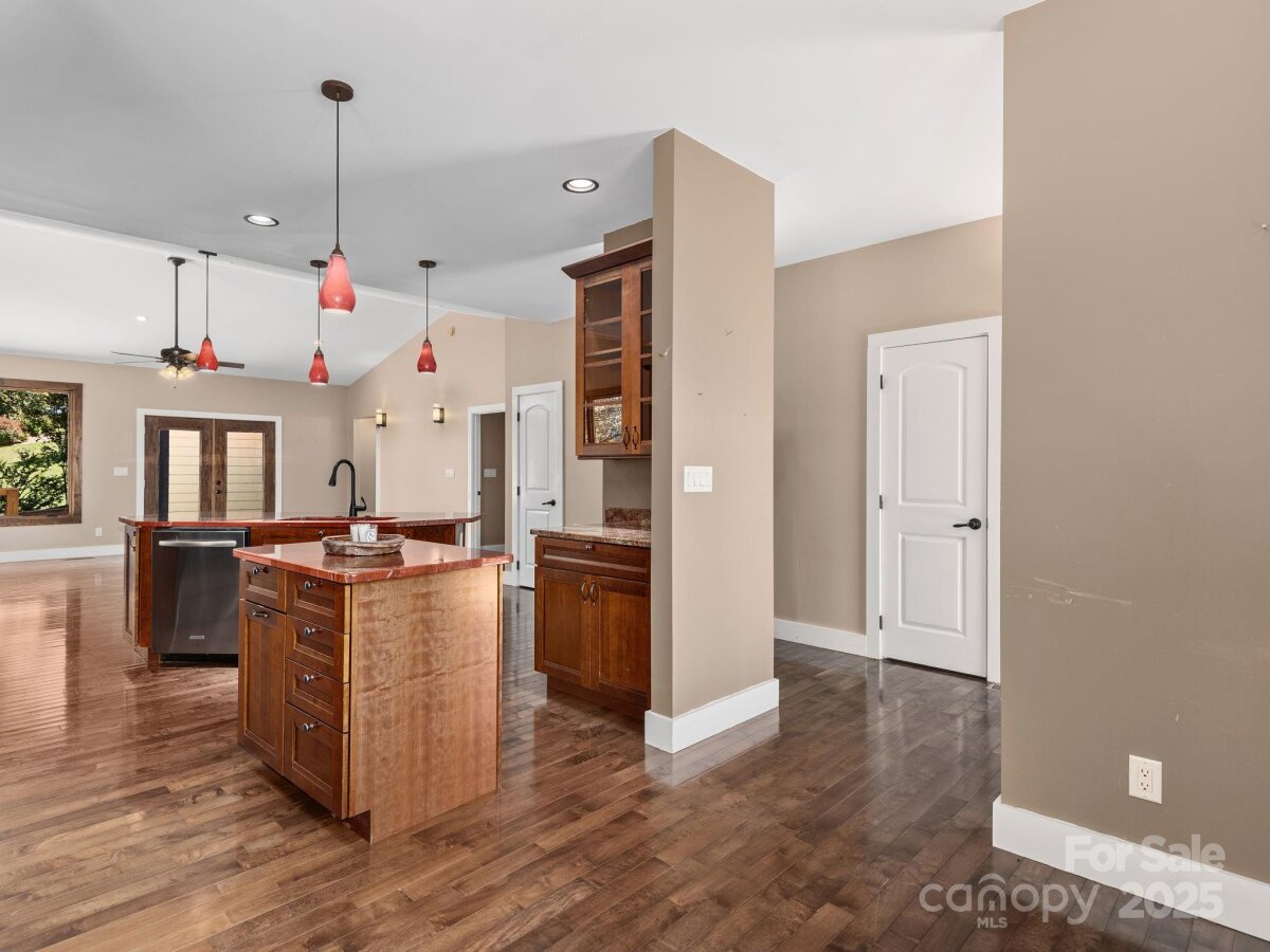 Weaverville 15 4308963o