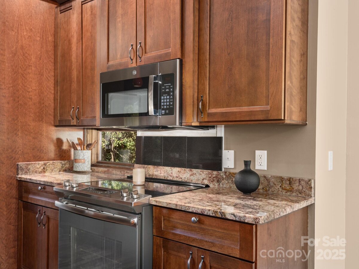 Weaverville 17 4308963q