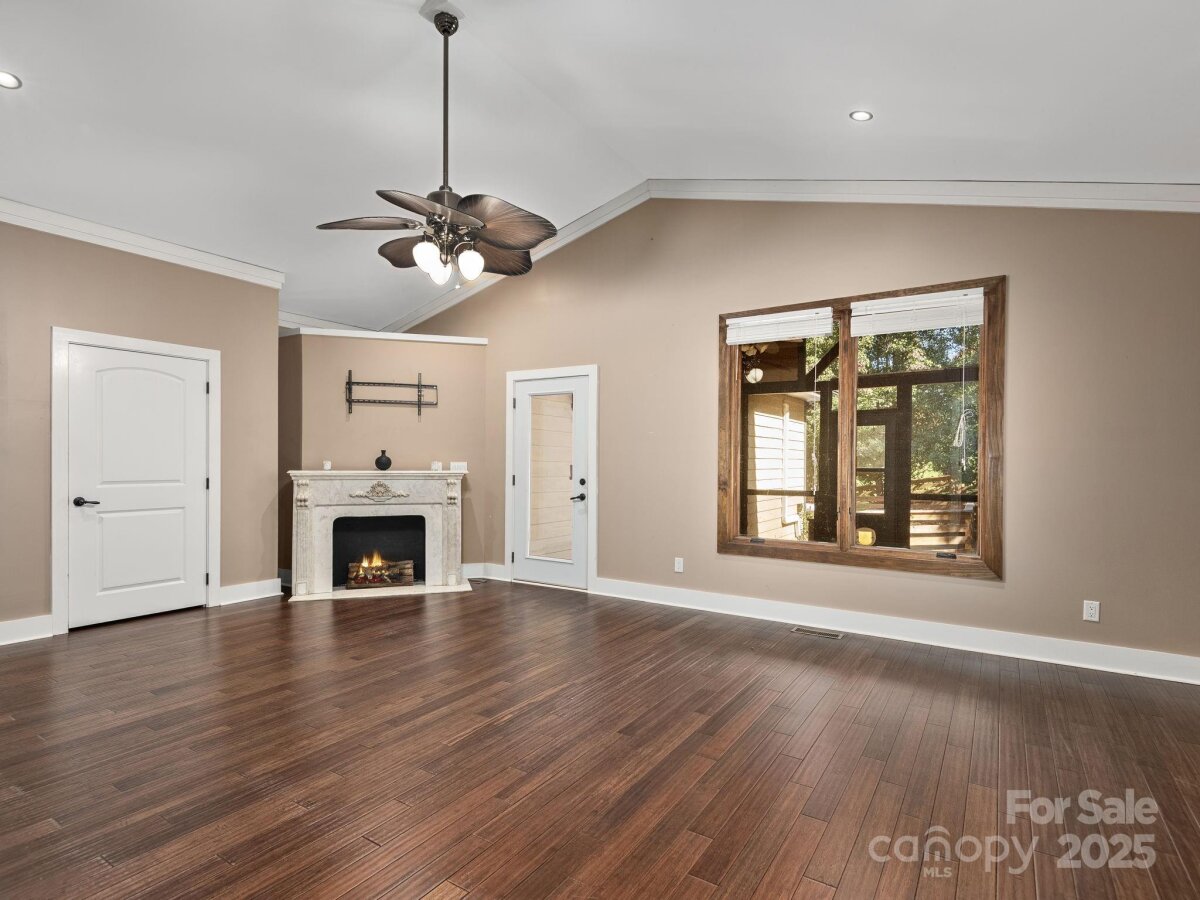 Weaverville 20 4308963t