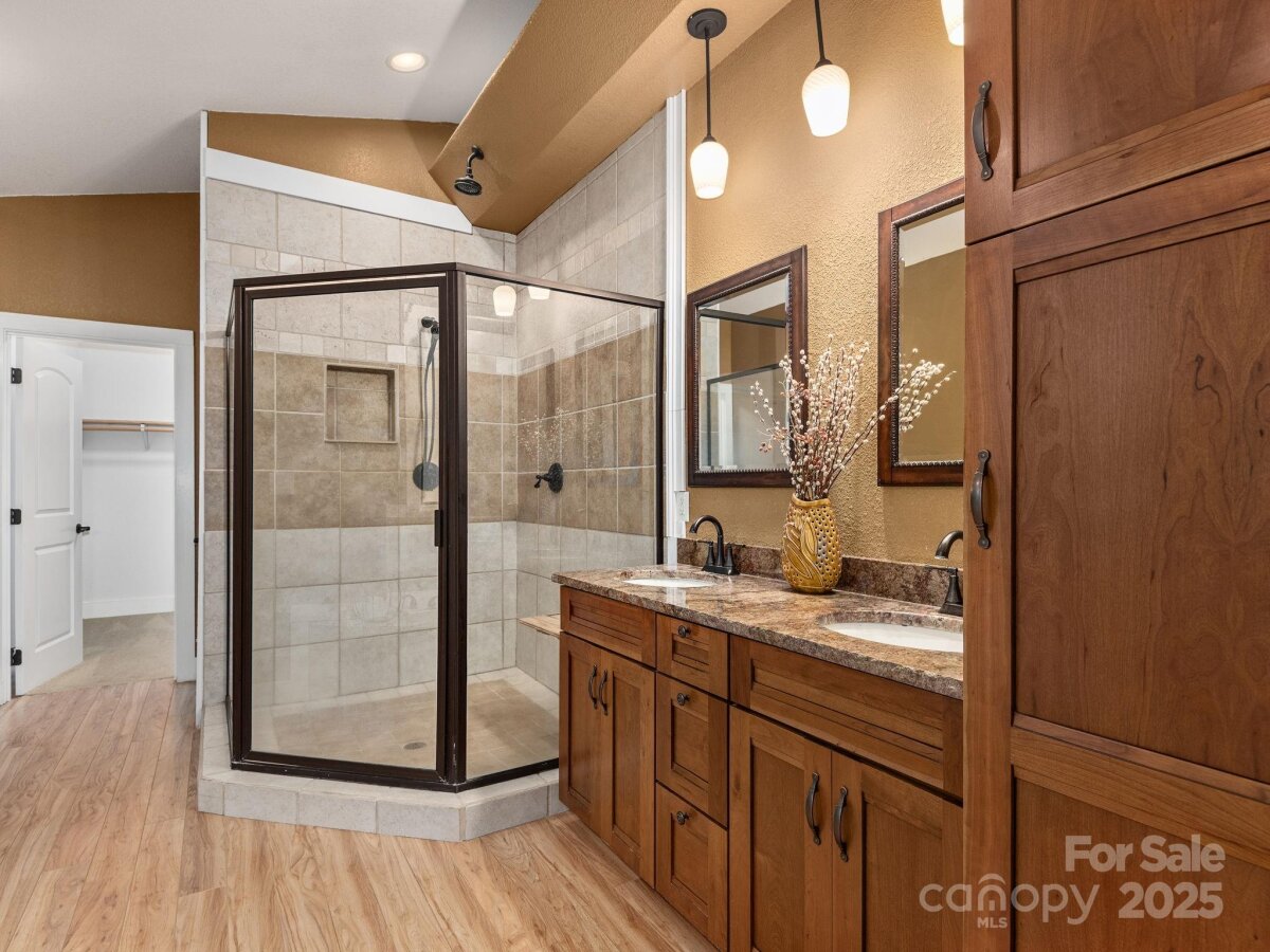 Weaverville 23 4308963w