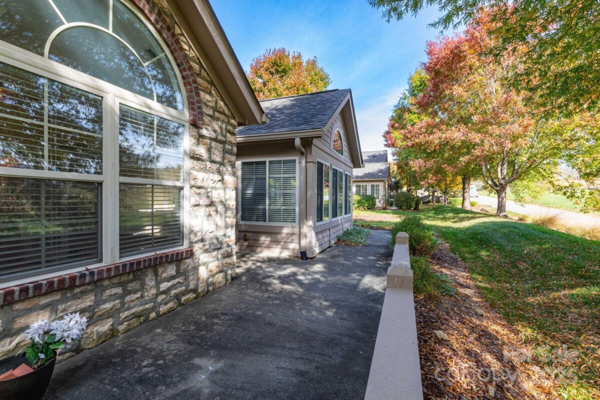 Weaverville 22 4309713v