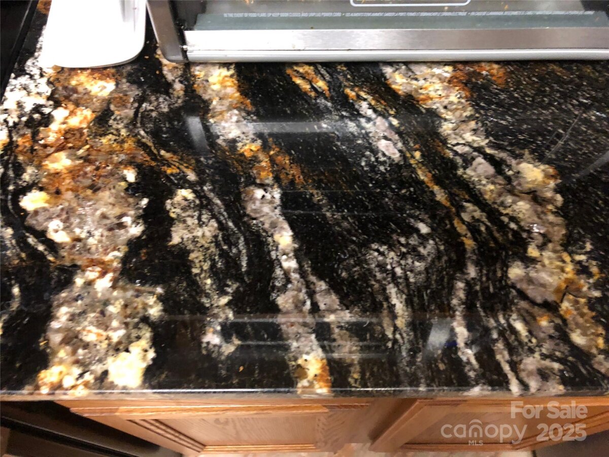 Avery Creek 17 4309868q