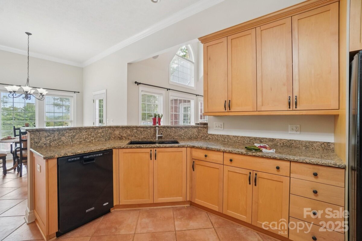 Hendersonville 15 4310812o