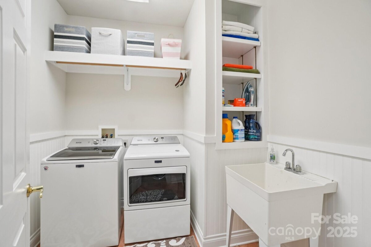 Hendersonville 25 4310812y