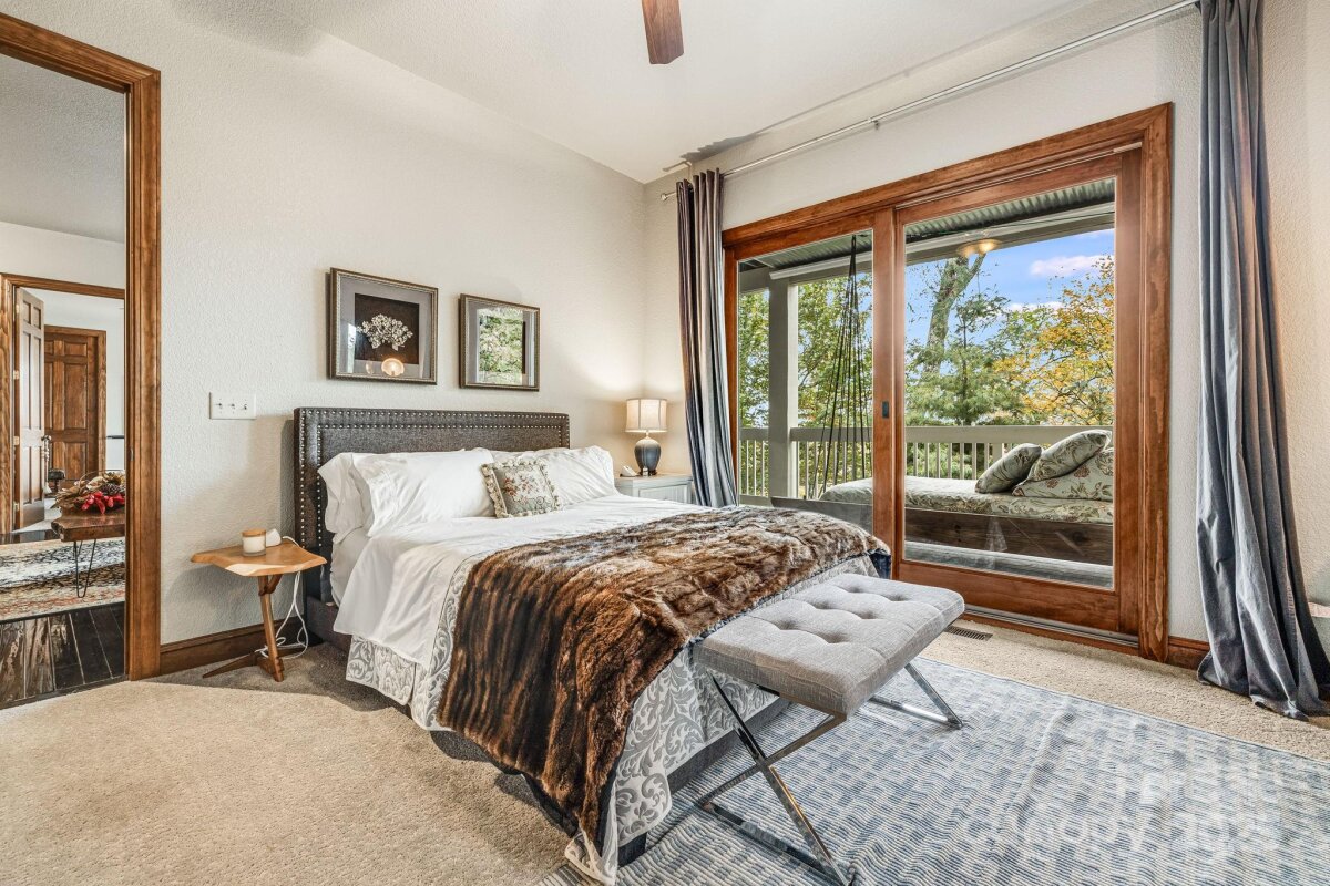 Mars Hill 17 4310904q