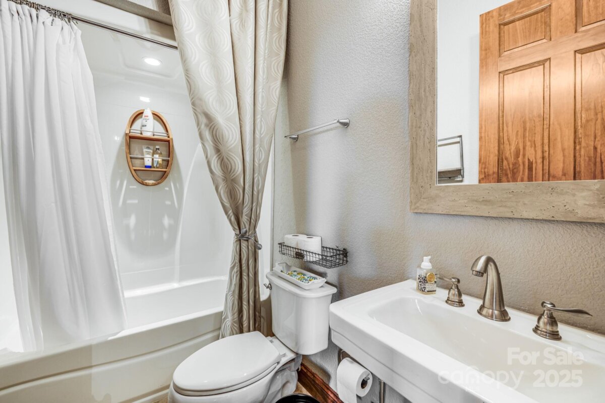 Mars Hill 18 4310904r