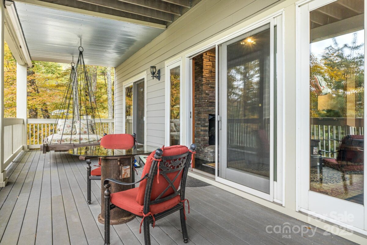 Mars Hill 22 4310904v