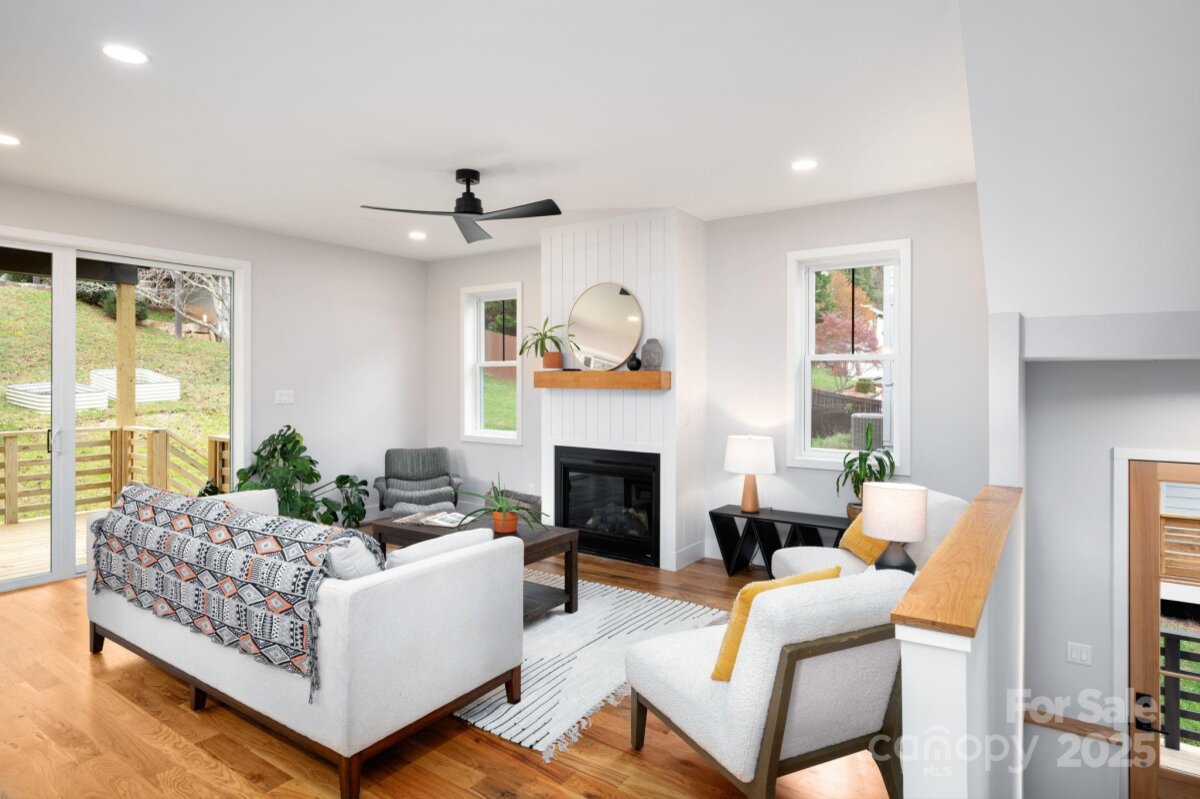 West Asheville 7 4311068g