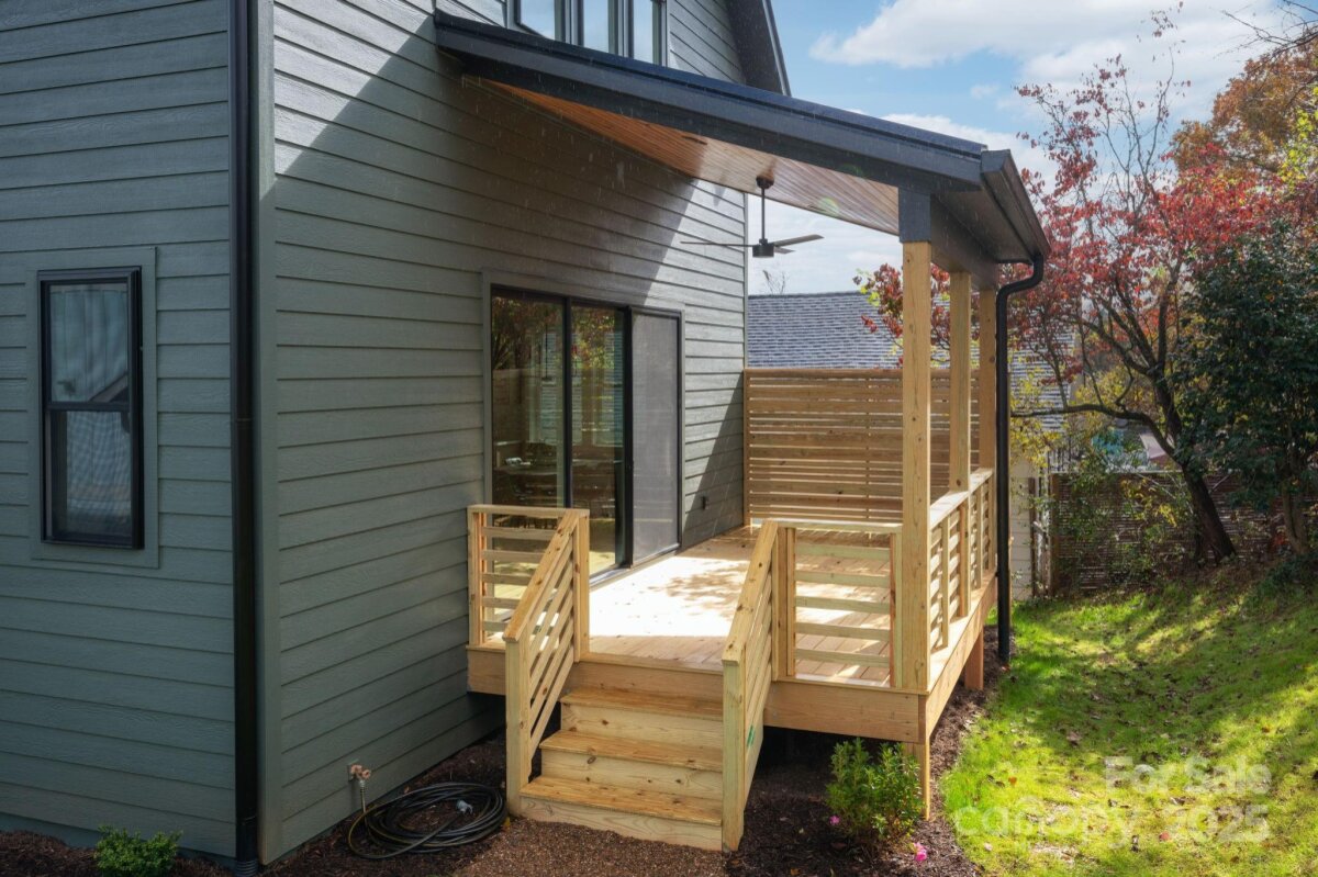 West Asheville 18 4311068r