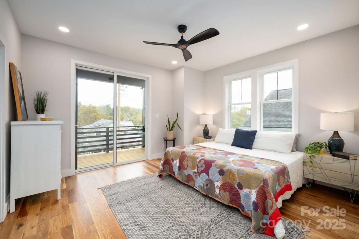 West Asheville 23 4311068w