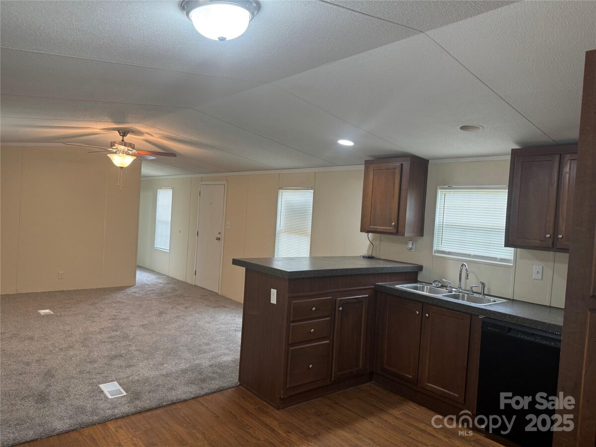 Leicester 2 4311143b