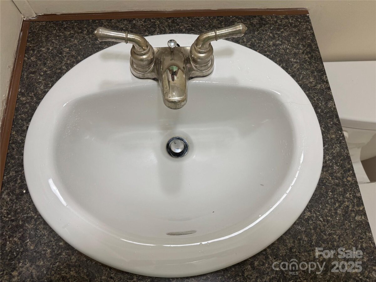 Leicester 11 4311143k