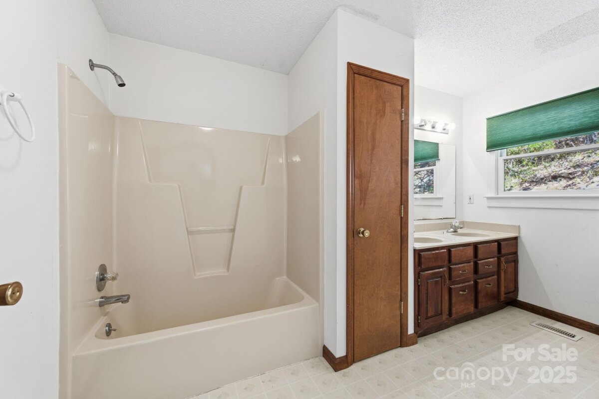 Weaverville 12 4311233l