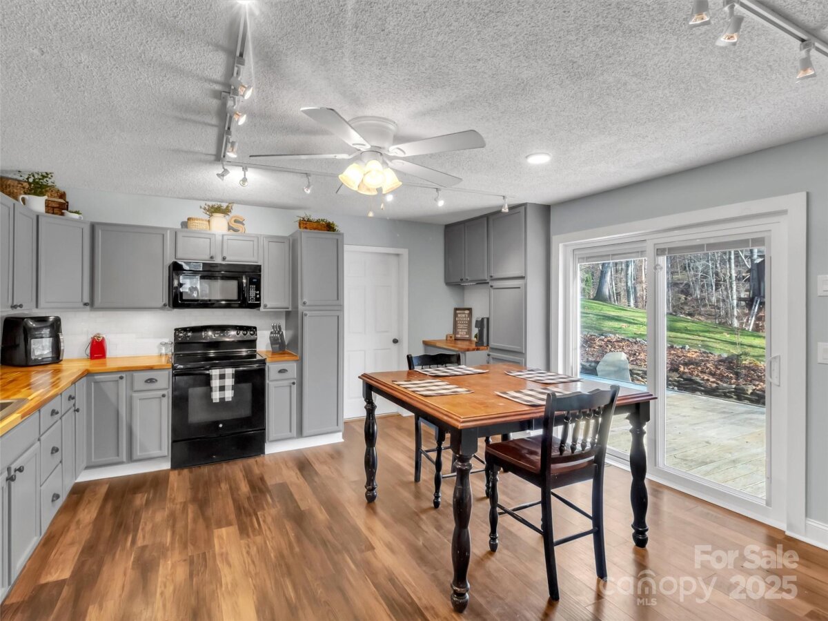 Waynesville 16 4311672p