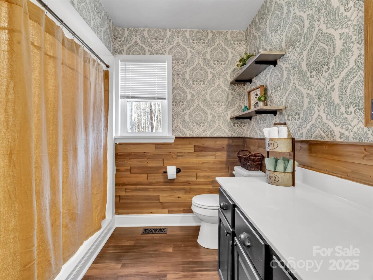 Waynesville 18 4311672r