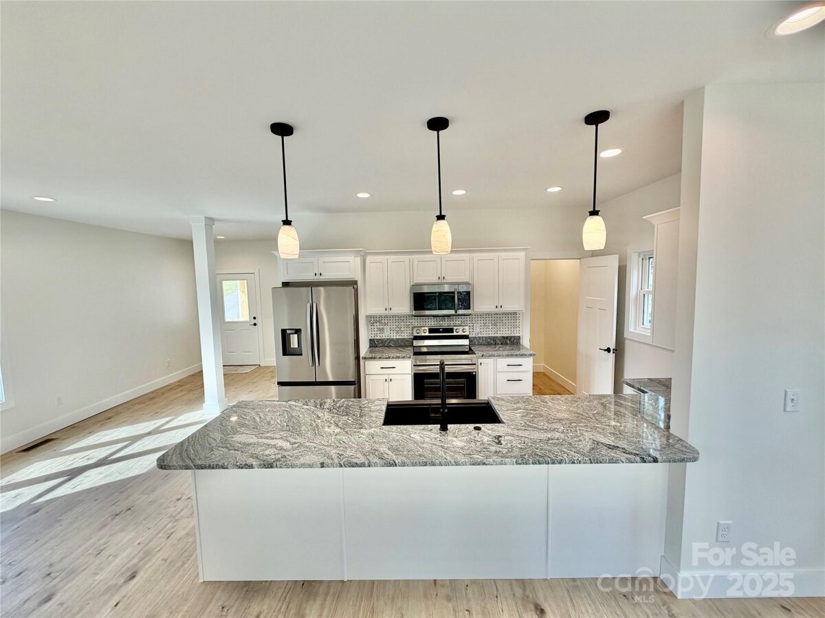 Mars Hill 10 4311868j