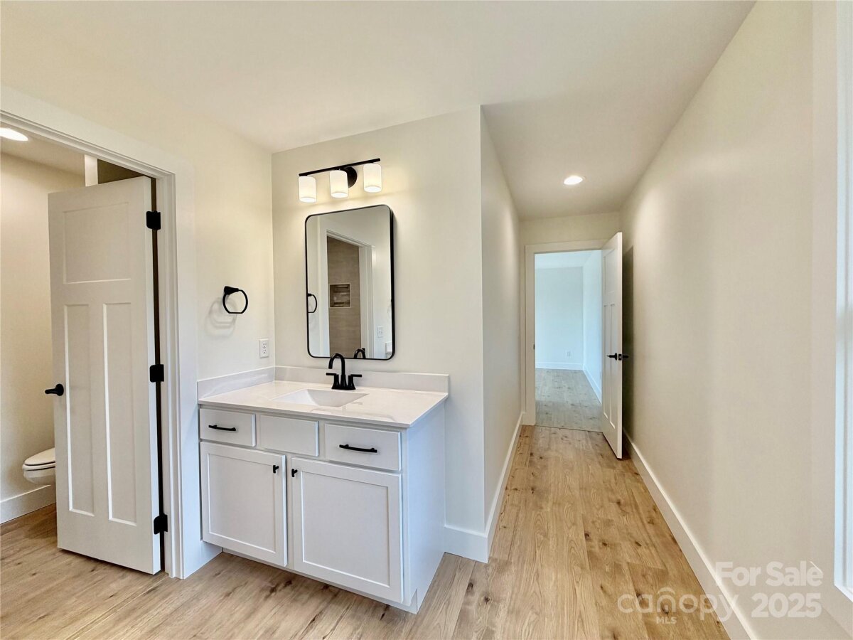 Mars Hill 26 4311868z