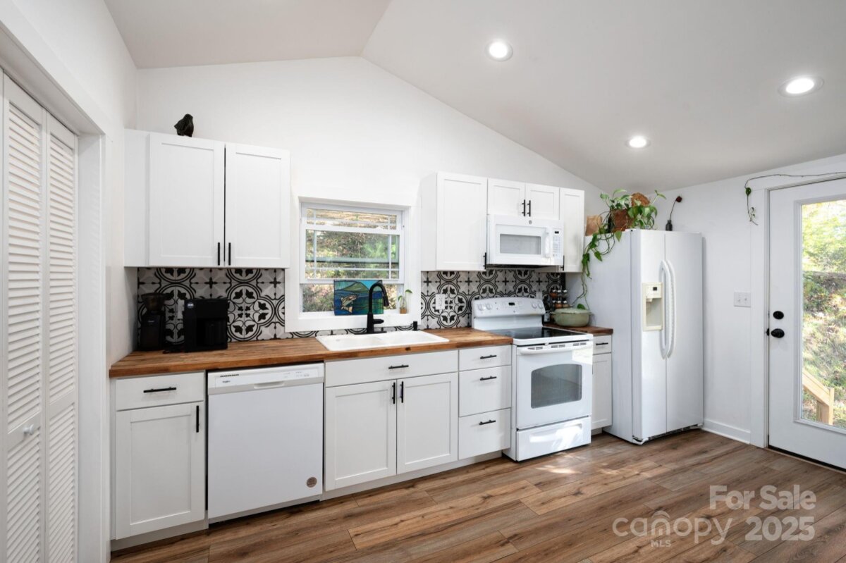 Leicester 11 4312462k