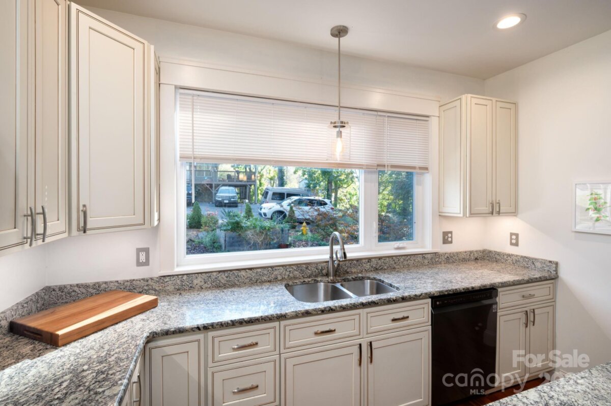 West Asheville 7 4312880g