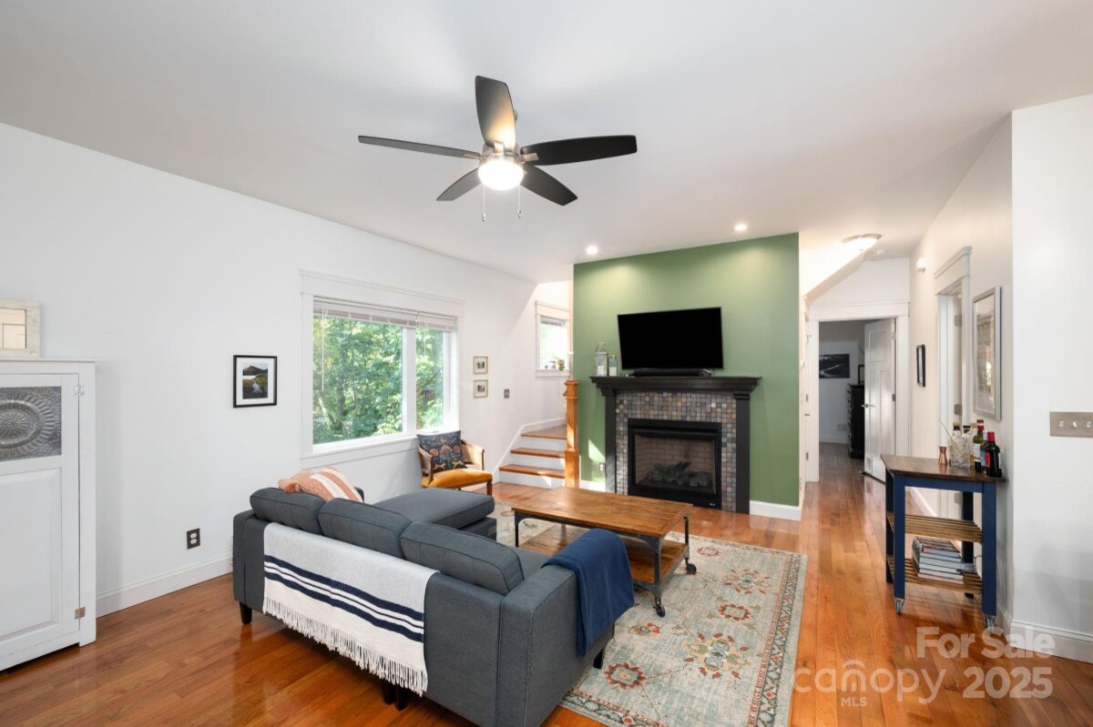 West Asheville 12 4312880l