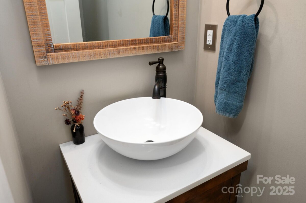 West Asheville 21 4312880u