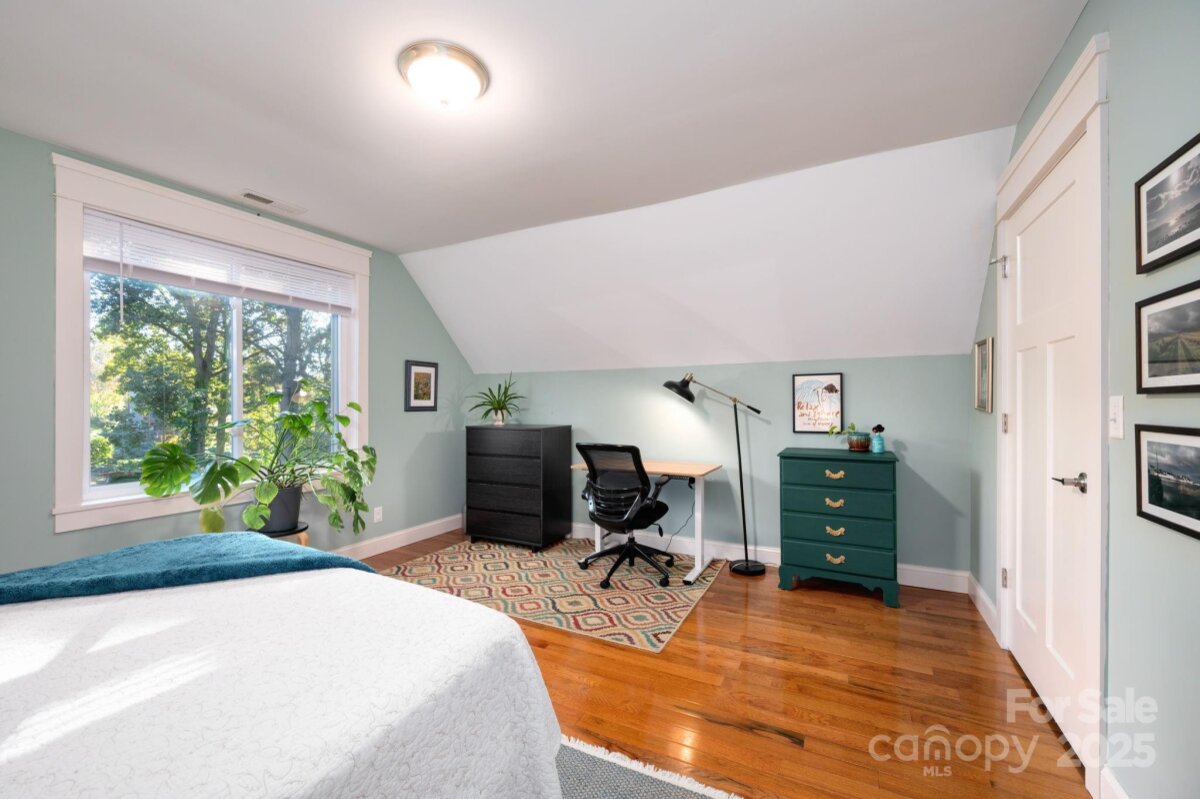 West Asheville 25 4312880y