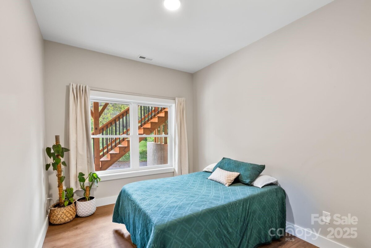 Mars Hill 19 4313081s