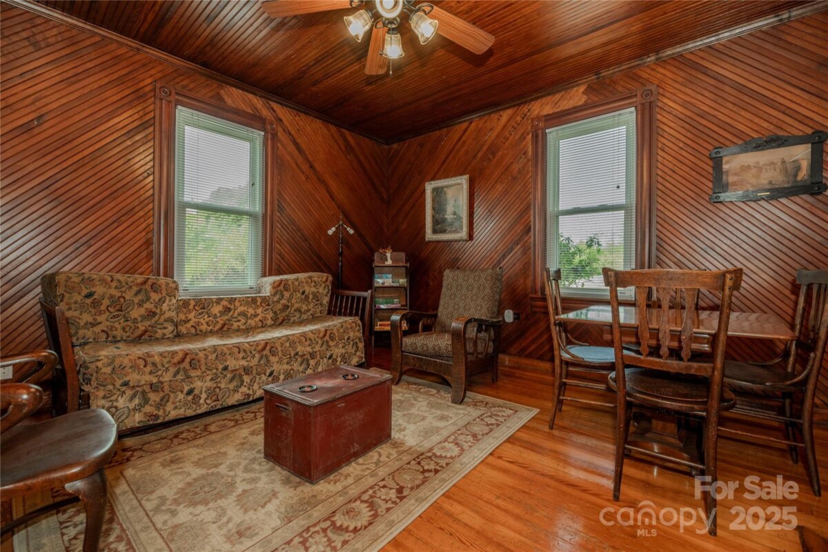 Leicester 16 4313505p