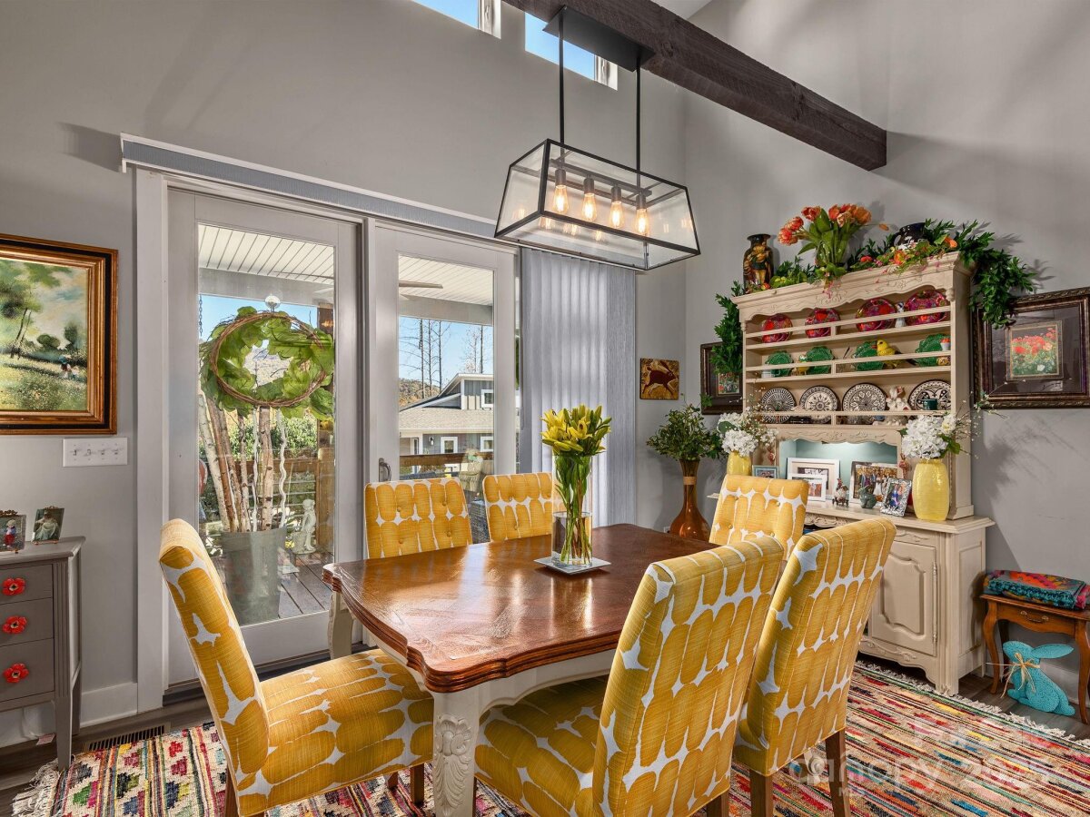 Weaverville 5 4313826e