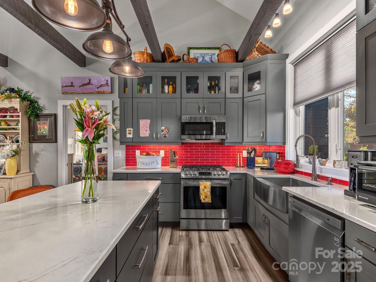 Weaverville 8 4313826h