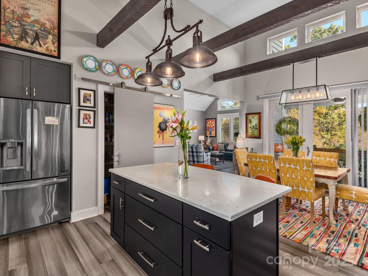 Weaverville 9 4313826i